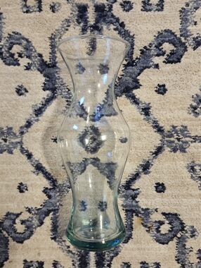 Clear Glass Curved Flower Vase